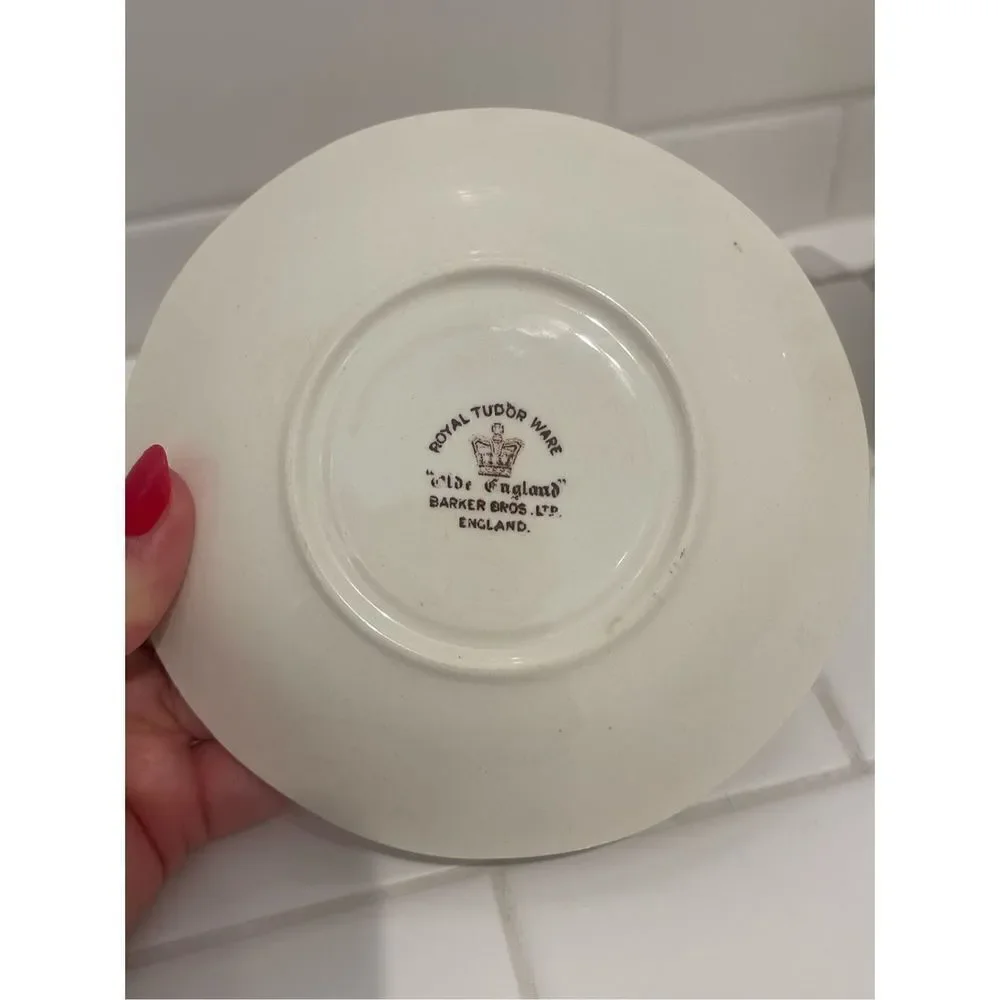 Barker Bros OLDE ENGLAND CUP & SAUCER Set (2)